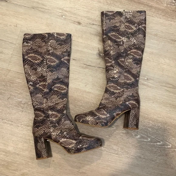 Topshop Shoes Brand New Topshop Knee High Snake Print Boots
